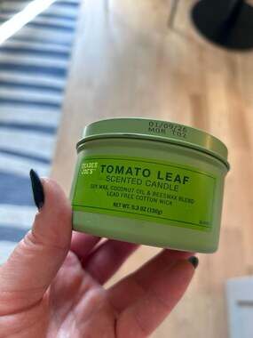 Trader Joes TOMATO LEAF 5.3 oz Soy Wax Blend Tin Candle